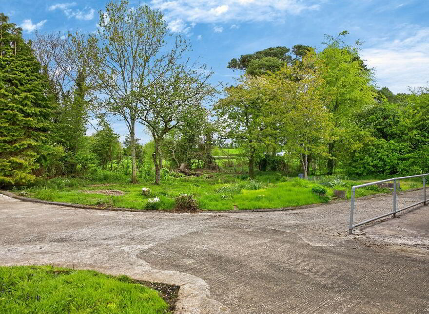 74 Lisnevenagh Road, Ballymena, BT42 2LL