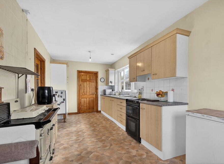 74 Lisnevenagh Road, Ballymena, BT42 2LL