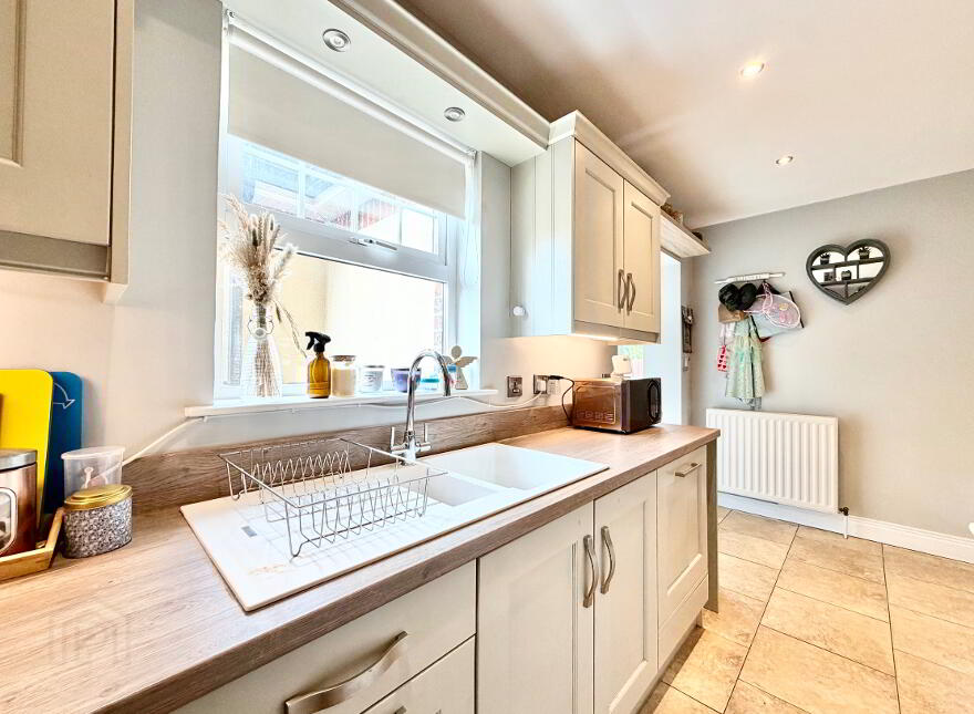 12 Lambrook Meadows, Omagh, BT78 5SJ