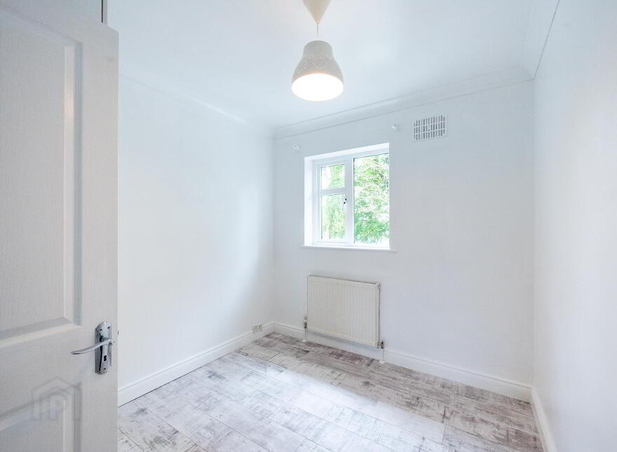 7 Blackwater Park, Enfield, A83A099
