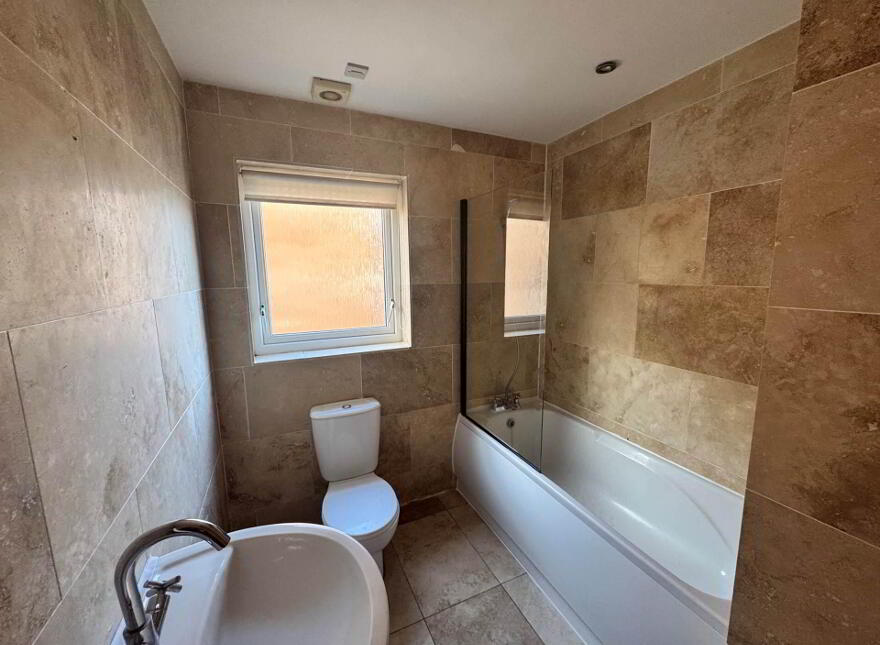 4 Old Shore Studios, Carrickfergus, BT38 8PF