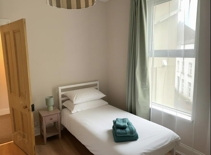 2 Princess Street (Holiday Let), Portrush, BT56 8AX