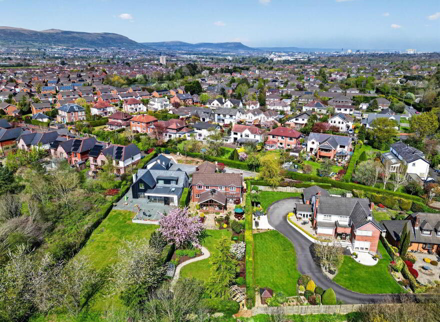 207 Upper Malone Road, Dunmurry, Belfast, BT17 9JX
