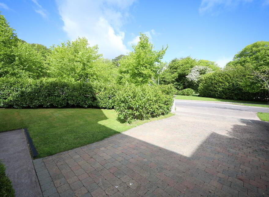 94 Brightwater, Crosshaven, P43TF79