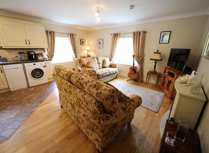 94 Brightwater, Crosshaven, P43TF79
