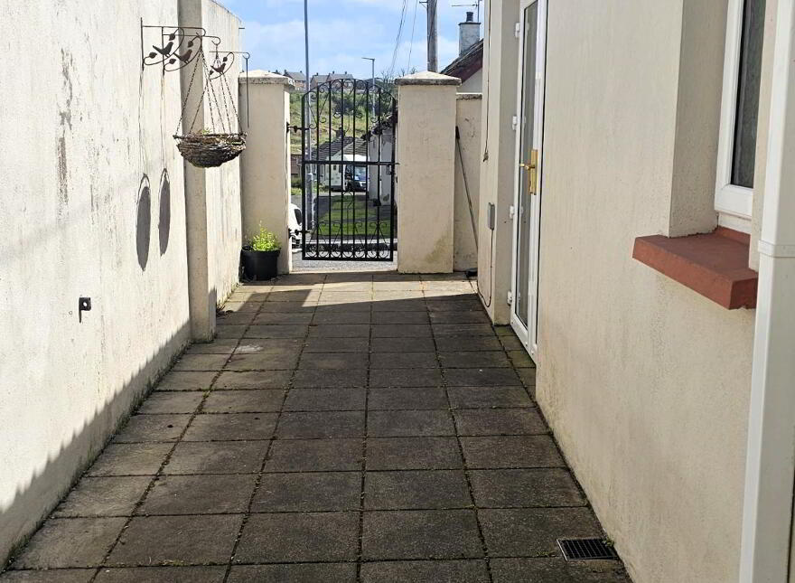17 Lakeview, Lisnaskea, BT92 0HU