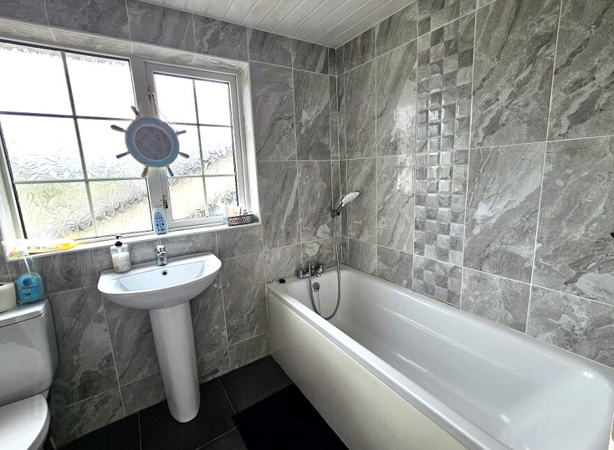 17 Lakeview, Lisnaskea, BT92 0HU