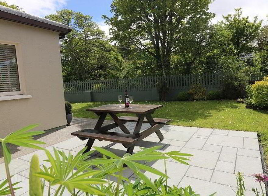 4 The Low Road, Clifden, H71X560