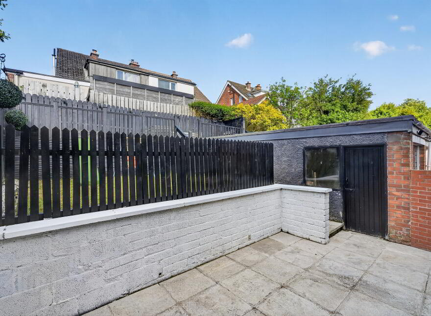 566 Saintfield Road, Belfast, BT8 8BL
