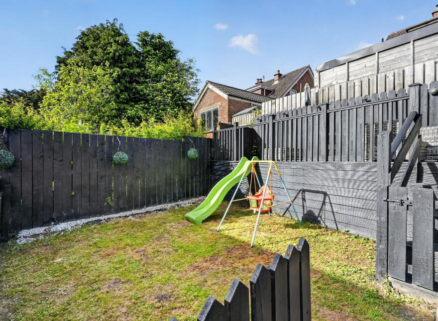 566 Saintfield Road, Belfast, BT8 8BL