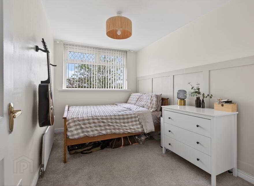 566 Saintfield Road, Belfast, BT8 8BL