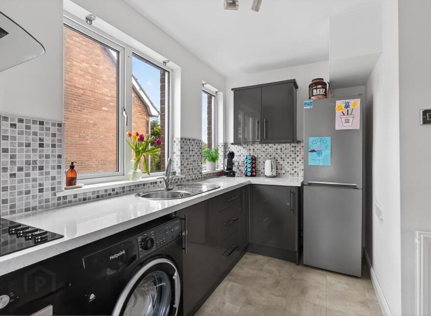 566 Saintfield Road, Belfast, BT8 8BL