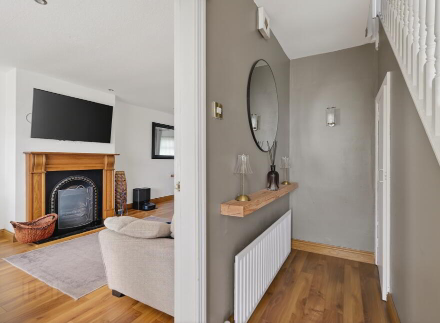566 Saintfield Road, Belfast, BT8 8BL