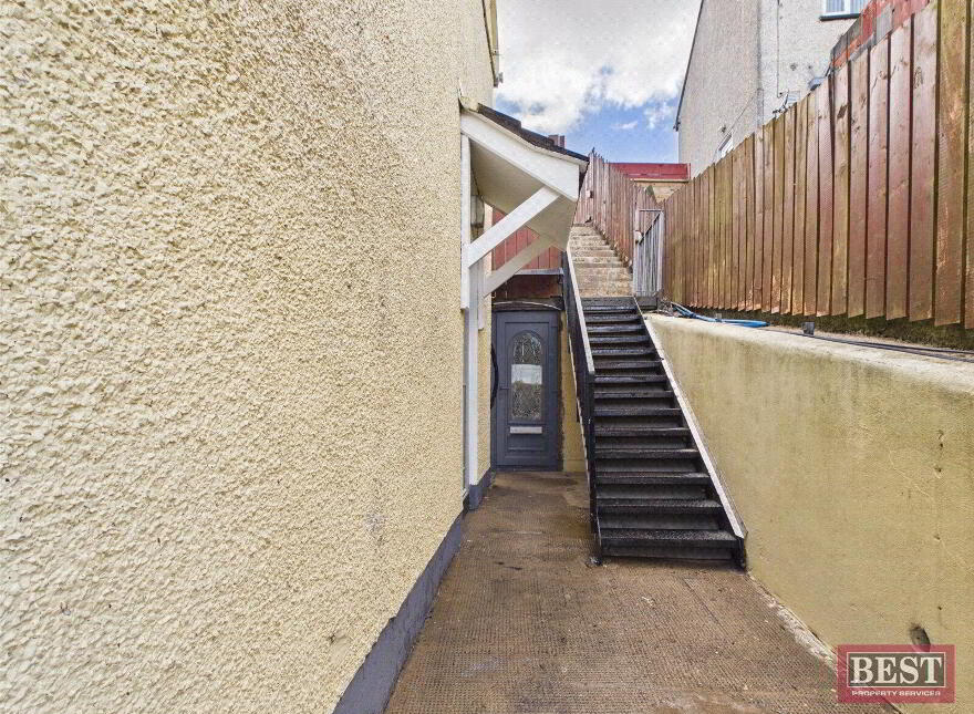 26 Main Avenue, Newry, BT35 6EY