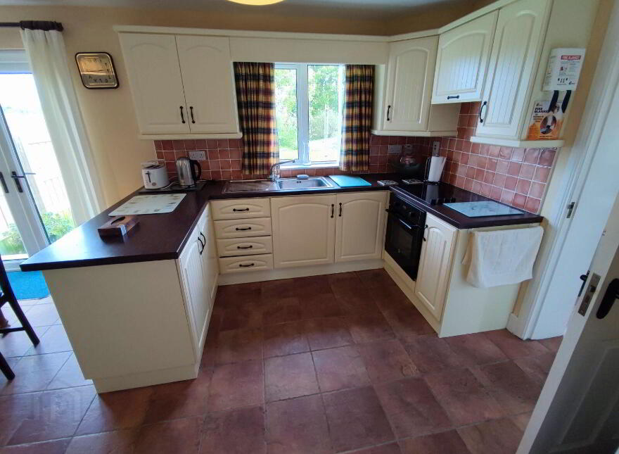 17 The Steeples, Ramelton, F92Y890