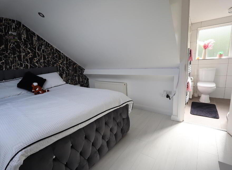 646 Oldpark Road, Belfast, BT14 6QL