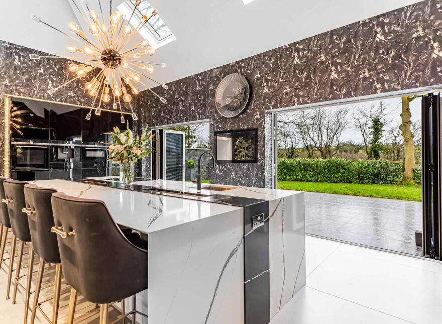 202 Dromara Road, Hillsborough, BT26 6QW