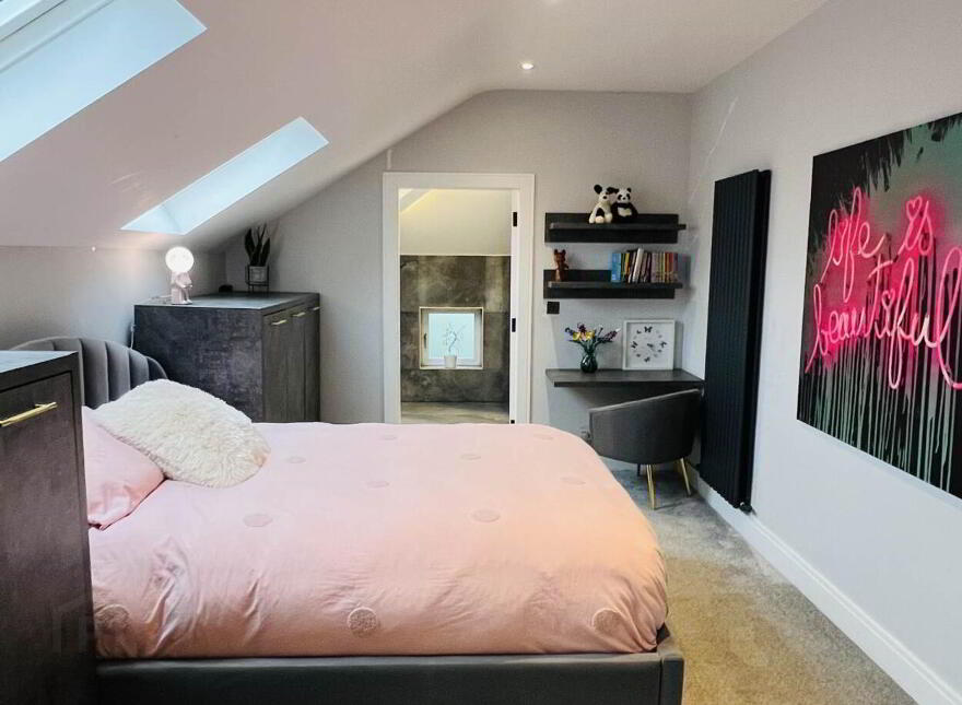 202 Dromara Road, Hillsborough, BT26 6QW