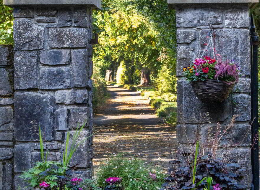 Curraghmore House ( Glebe House), Borrisokane, Nenagh, E45V025