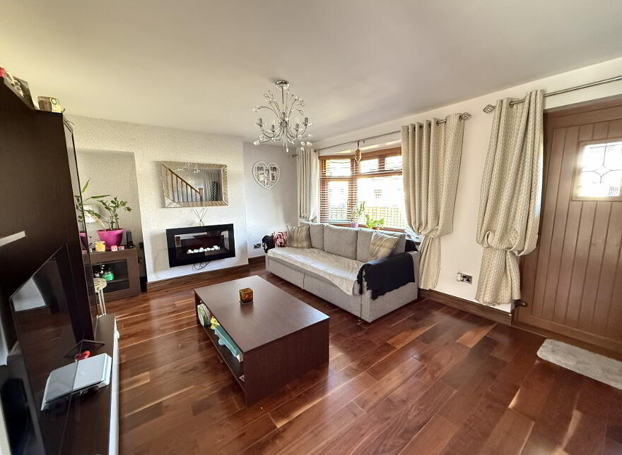5 Curtis Walk, Lisburn, BT28 1HE