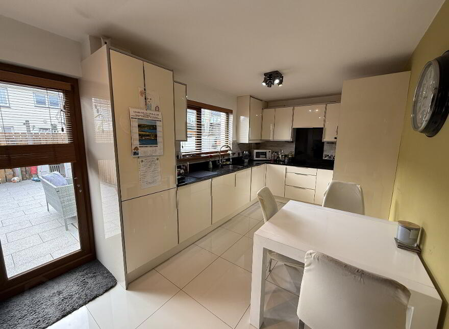 5 Curtis Walk, Lisburn, BT28 1HE