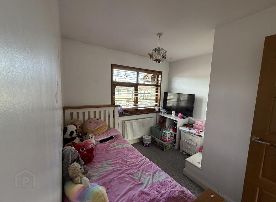 5 Curtis Walk, Lisburn, BT28 1HE