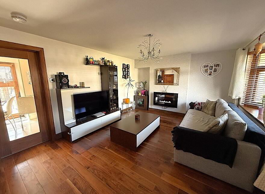 5 Curtis Walk, Lisburn, BT28 1HE