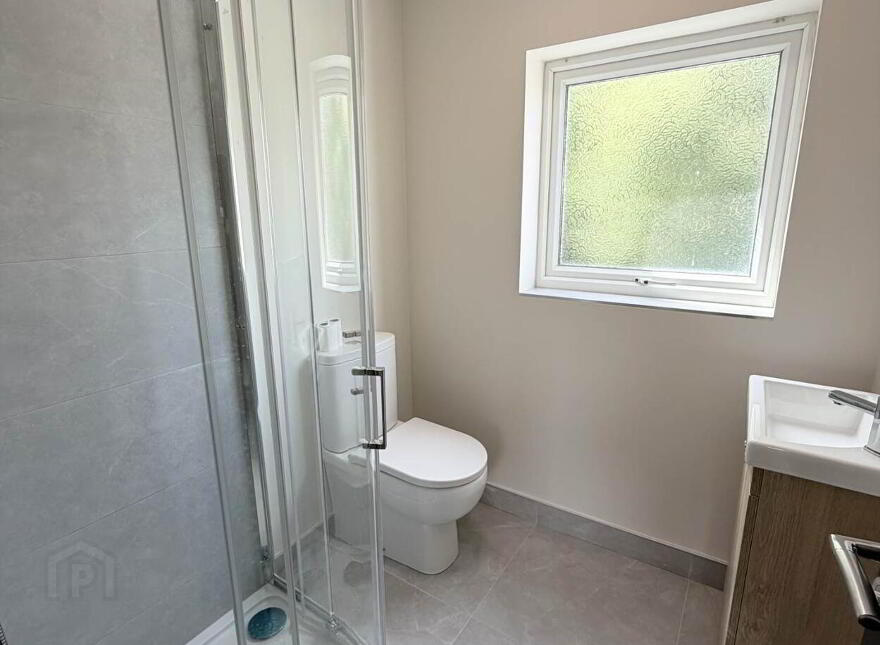 18 Bloomfield Crescent, Belfast, BT5 5AT