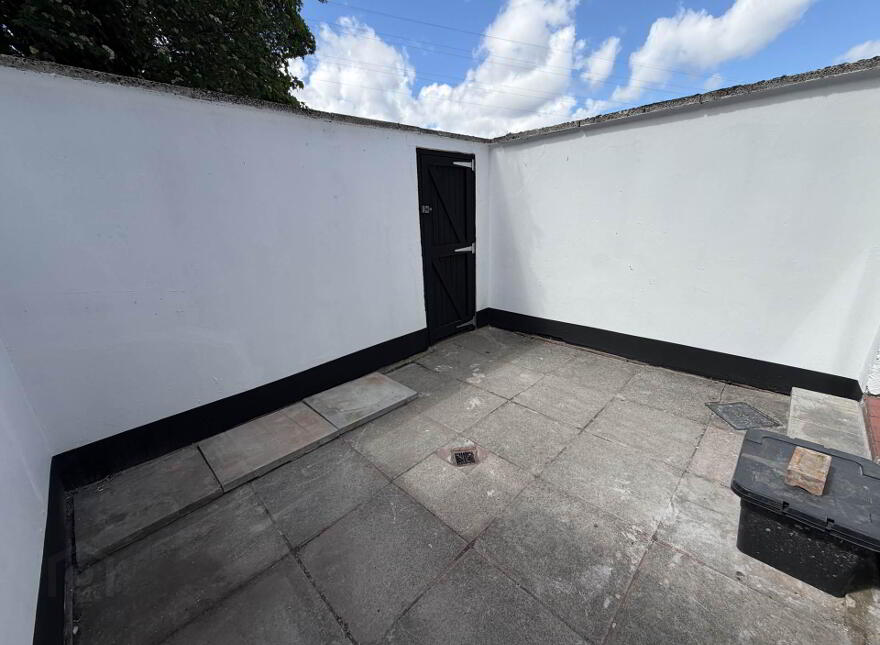 18 Bloomfield Crescent, Belfast, BT5 5AT