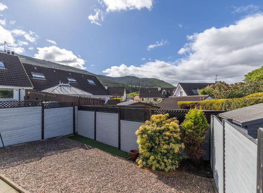 17 Rosswood, Rostrevor, BT34 3DZ