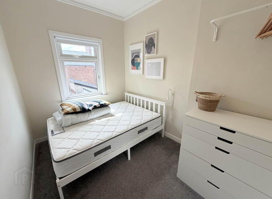 64 Oberon Street, Belfast, BT6 8NZ