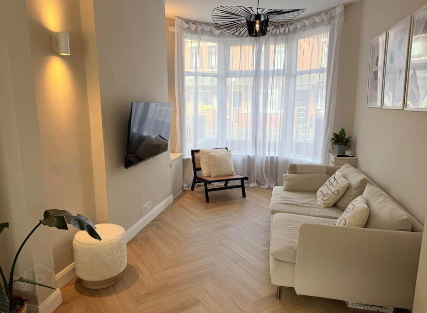 64 Oberon Street, Belfast, BT6 8NZ