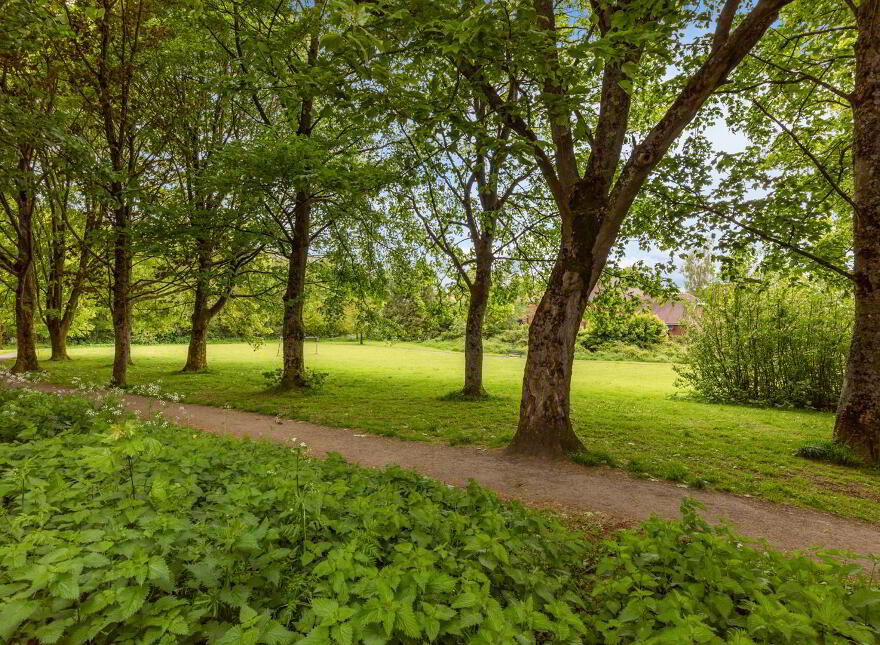 53 Gilnahirk Park, Belfast, BT5 7DY