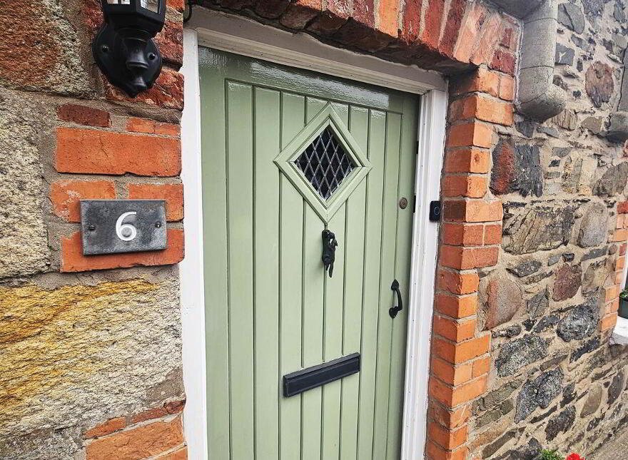 6 Arthur Street, Hillsborough, BT26 6AP