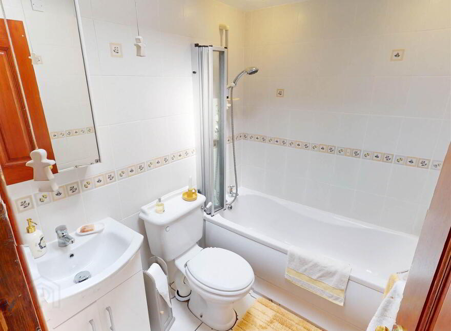 6 Arthur Street, Hillsborough, BT26 6AP
