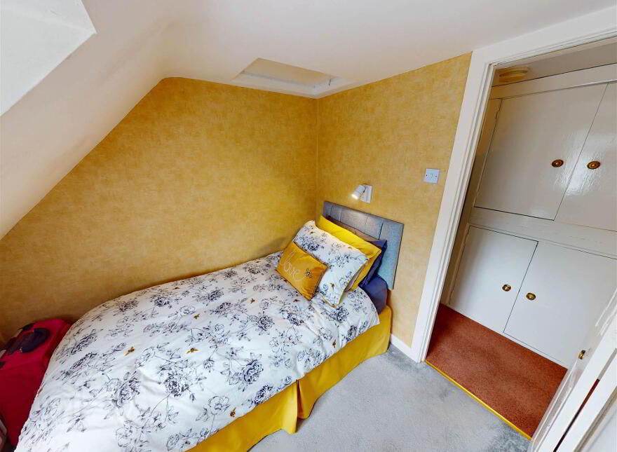 6 Arthur Street, Hillsborough, BT26 6AP