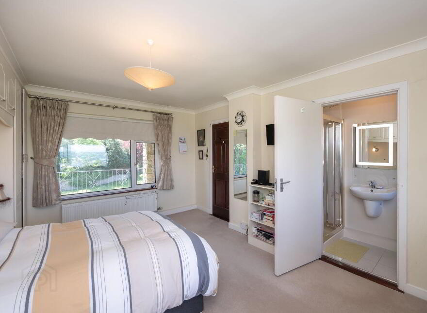 Woodview, Meadowlands, Rochestown, T12D8PE