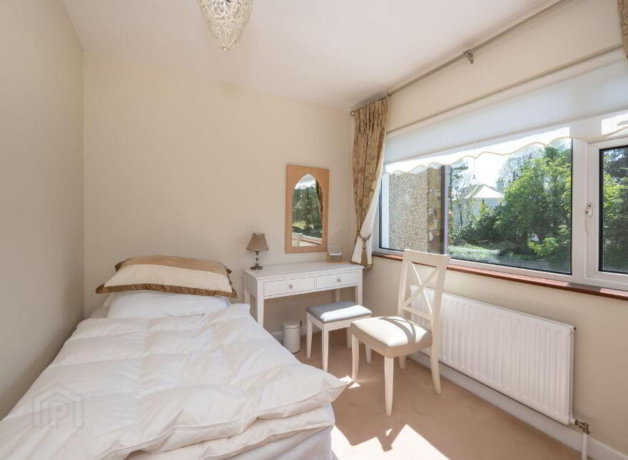 Woodview, Meadowlands, Rochestown, T12D8PE