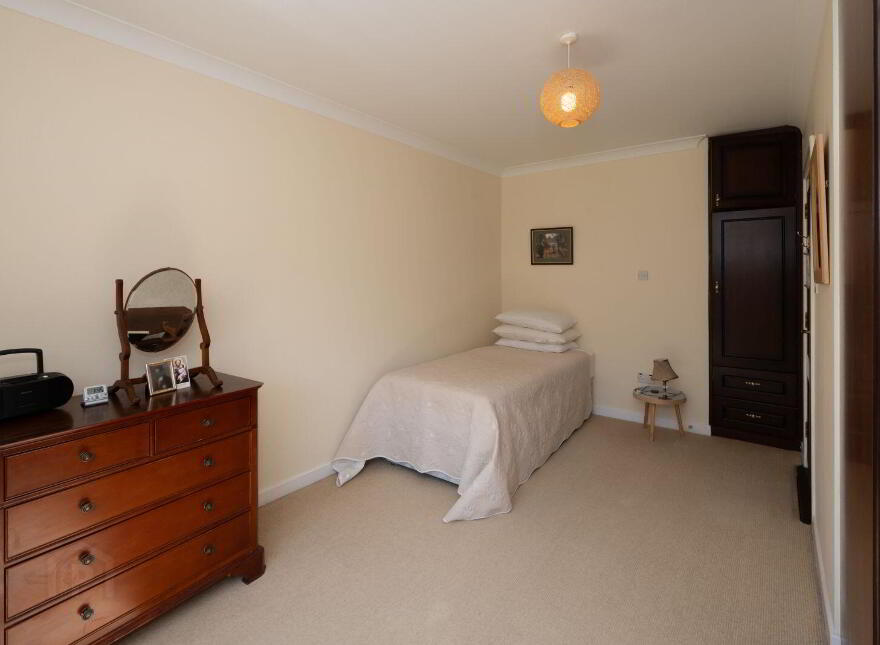 Woodview, Meadowlands, Rochestown, T12D8PE