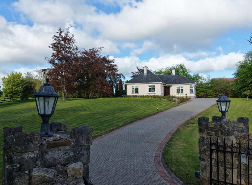 Lurga, Leitrim Village, Carrick On Shannon, N41RW60