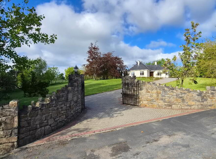Lurga, Leitrim Village, Carrick On Shannon, N41RW60