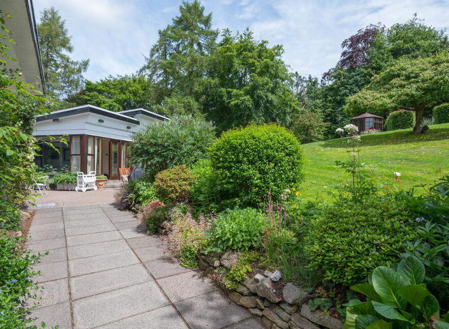 10 Mill Road, Lisburn, BT27 5TT