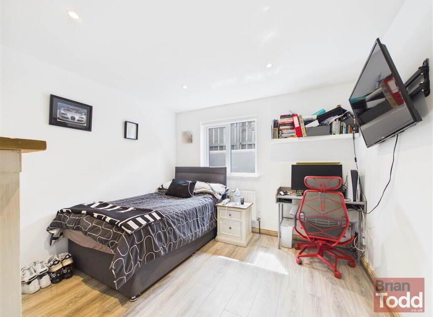 Inver Heights, Larne, BT40 3AR