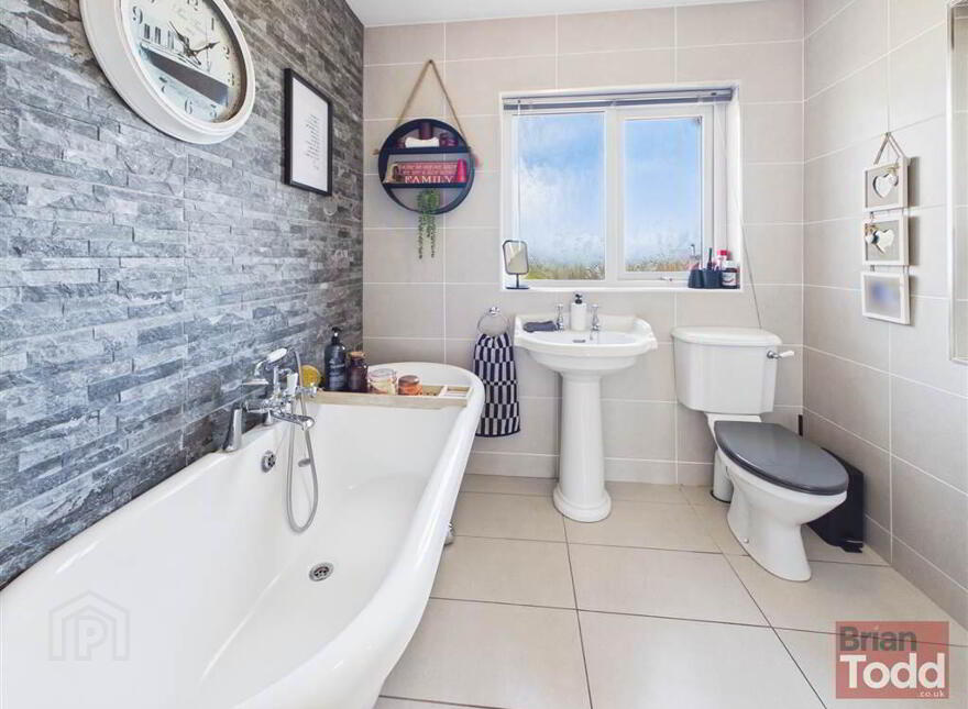 Inver Heights, Larne, BT40 3AR