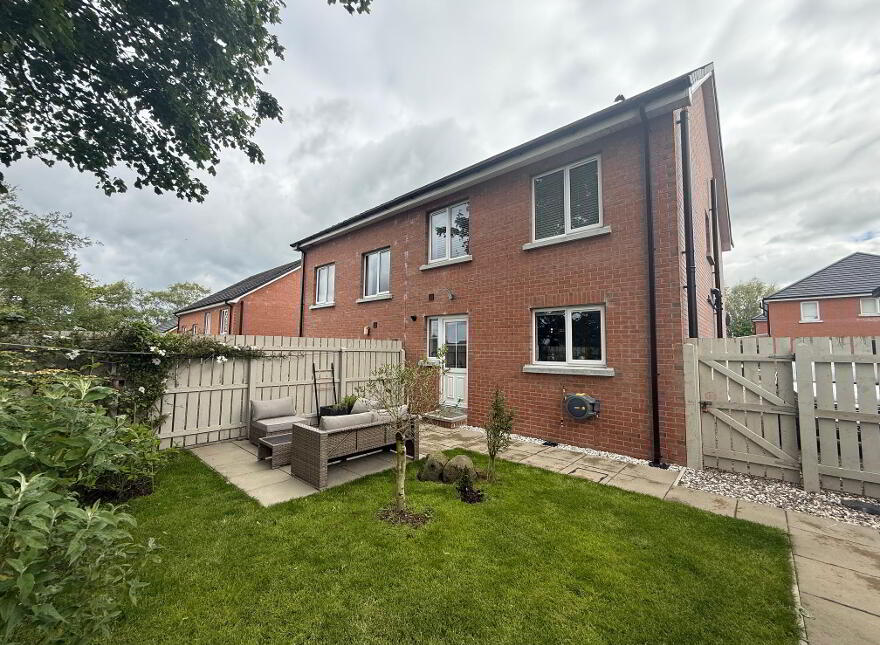 28 Baileys Gate, Ballymena, BT42 3FH