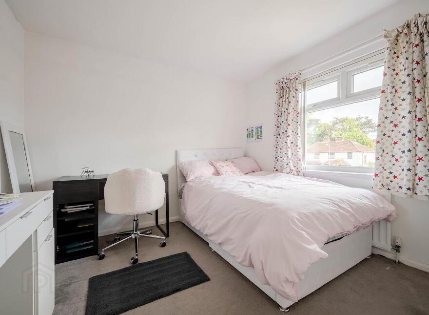 24 Wood End, Holywood, BT18 9PN