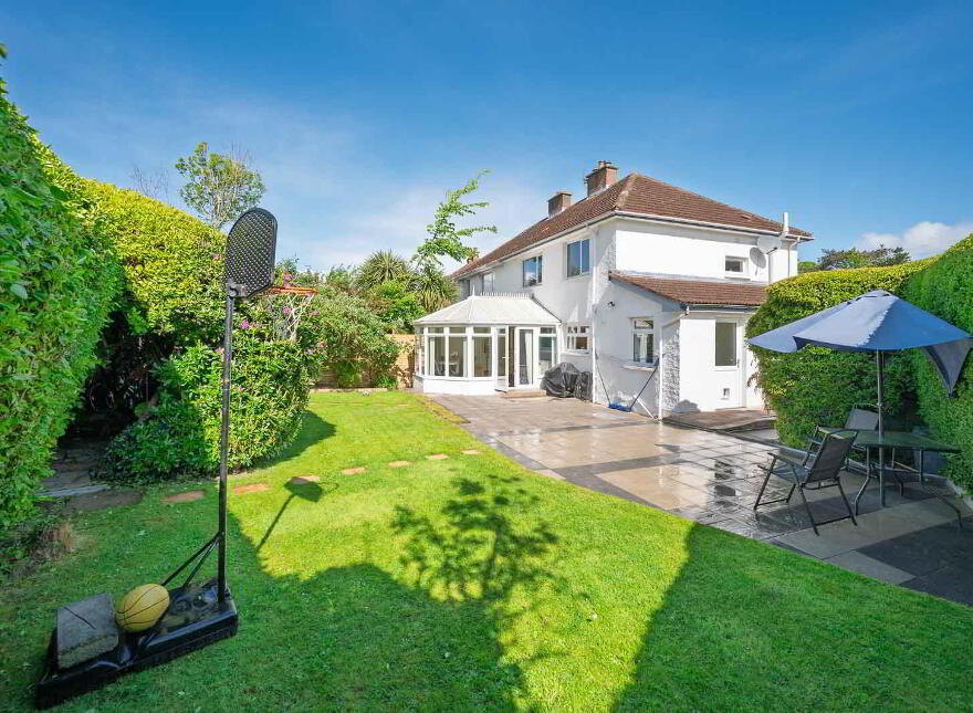 24 Wood End, Holywood, BT18 9PN