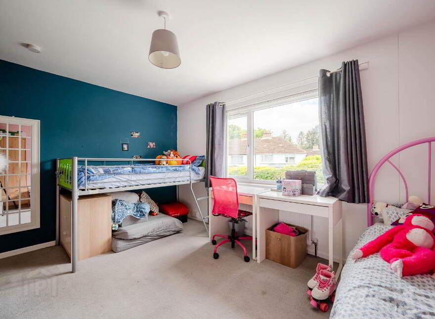 24 Wood End, Holywood, BT18 9PN