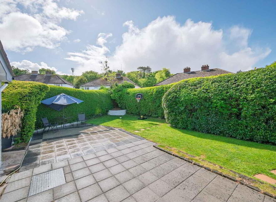 24 Wood End, Holywood, BT18 9PN