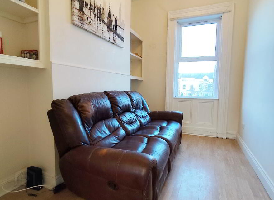 One Double Bedroom Available, 5 Magdala Street, Belfast, BT7 1PU